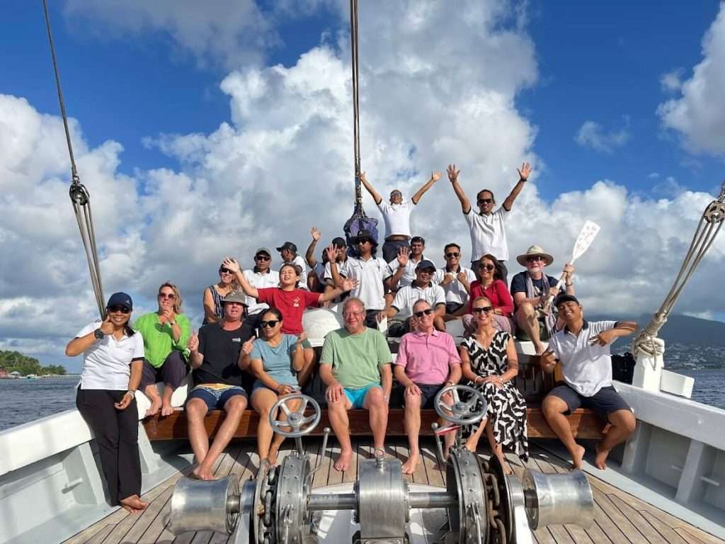 Barry Clarke who booked the seatrek super trip with his was group photo with their fellow traveler on Ombak Putih