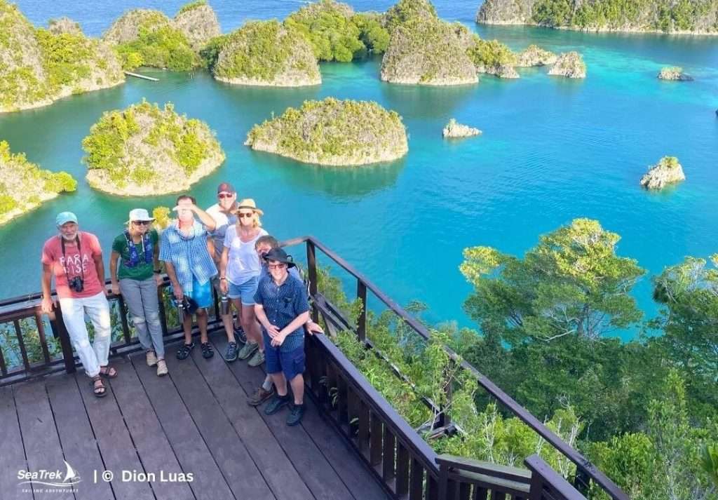 hiking to the beautiful piaynemo viewpoint
